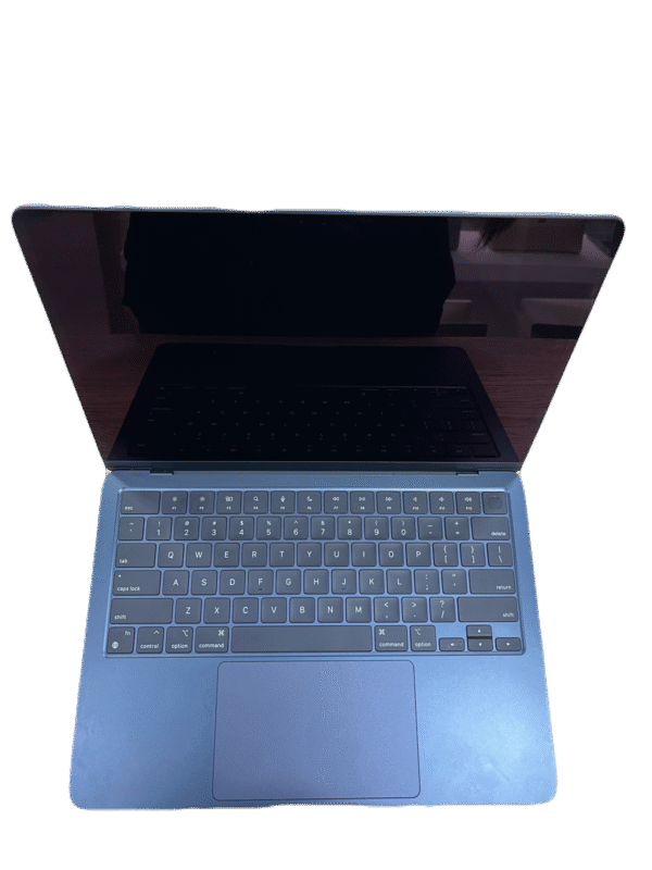 MacBook Air 13,6'' M3, 8GB Memoria RAM, 256GB SSD SEMINUEVA - Imagen 3